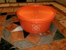 Boite TUPPERWARE avec