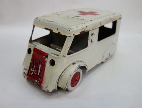 Ambulance renault tôle - renault, jan