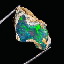 Black opal rough , Noir opal