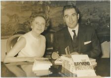 Sortie du livre " Raymond