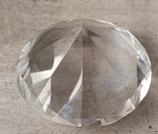 Presse papier en forme de pointe de diamant .... en verre .. style Youkounkoun