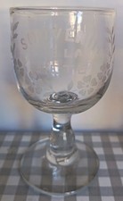Ancien beau verre à pied