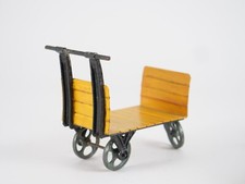 Chariot de gare en métal repeint 11 cm  d'origine Allemagne?