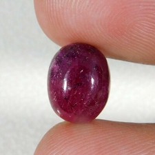 5.20Cts. Cabochon ovale rubis