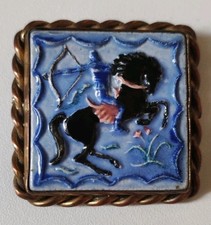 Broche vintage en porcelaine