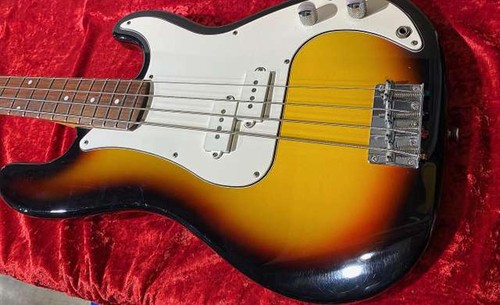 Guitare basse électrique