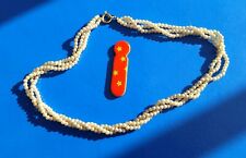 COLLIER VINTAGE NEUF BLANC BLEU RANGS TORSADÉS FINES PERLES NACRÉES 8 i