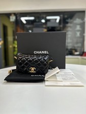CHANEL Sac messager mini noir