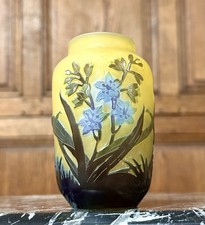 Emile Gallé - Petit vase à décor de jacinthes en verre multicouche, Art Nouveau