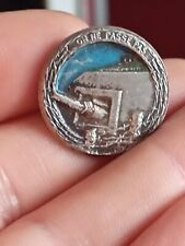 ancien insigne LIGNE MAGINOT ON NE PASSE PAS