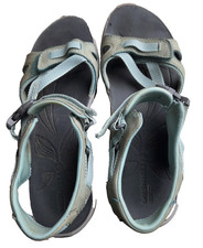 Women's Size 9 Merrell Bering