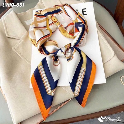 Foulard carré élégant