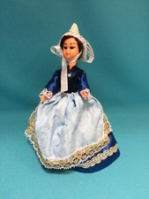 Poupée folklorique régionale