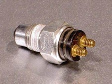 Contacteur de feux de marche arrière pour boite à vitesses T5 Jeep CJ5, CJ7, CJ8