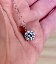 Pendentif solitaire diamant