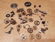 Lot pièces horlogerie de précisions pendule diverses engrenages rouages Lot 60