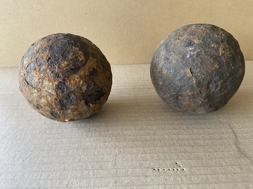 Boulets canon en fonte - boulets,