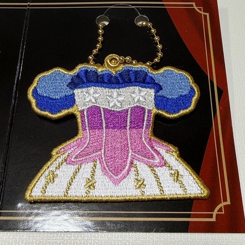Costume charme broderie - de,