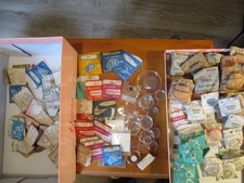 LOT VERRE DE MONTRE TENA & BUTTY PUNAISE ACRYLIQUE VERLUX ROBUR etc 200 piéces e