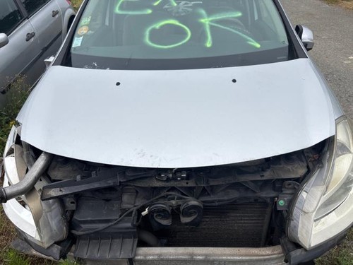 Capot renault clio - phase, 1