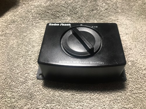 Vintage radio shack realistic - radio,
