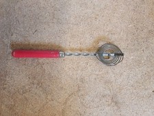 ANCIEN FOUET DE CUISINE A