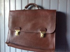 Très grand cartable vintage plein cuir brun .TBE .(AZ/GO)