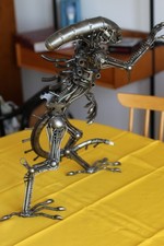 statuette ALIEN en metal recyclé style steampunk KREATWORKS
