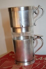 Tasse à café thé Filtre métal argenté poinçon verre gravé ancienne théière Marie