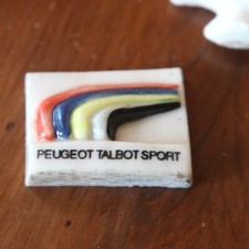Ancienne feve VOITURE PEUGEOT