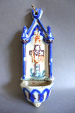 Martres-Tolosane bénitier en faïence à décor polychrome XVIIIème siècle