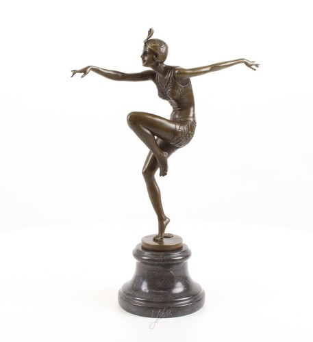 Sculpture bronze une - sculpture, en