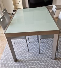 Superbe Table extensible 4/8 places en verre trempé. Design Italien Calligaris.