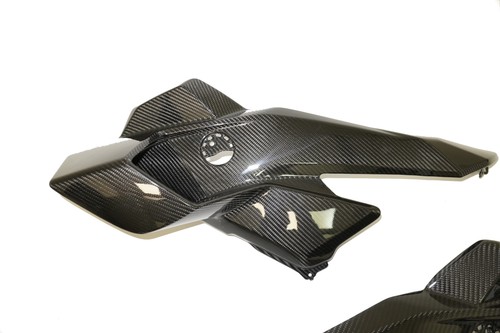 Carbon parement latéral - mh,