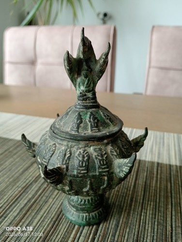 Ancien récipient bronze - ancien,