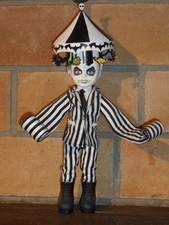 living dead dolls beetlejuice... avec la boite