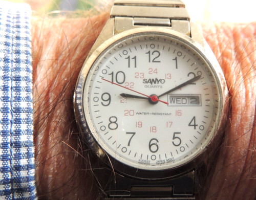 Montre sanyo quartz pile - montre,