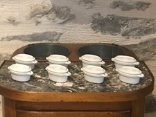 Série de 8 mini cocottes ovales en céramique blanche
