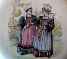 Assiette en faïence de