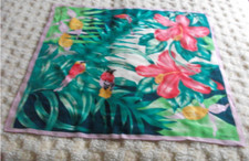 TRES BEAU et ancien foulard