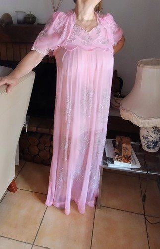 Robe style oriental - , décorée