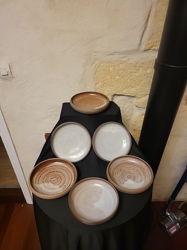 Assiettes signé roger - signé,