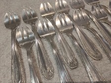 12 fourchettes à huitre