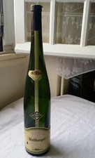 Bouteille de vin vide en verre