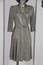 jolie robe brillante J.J