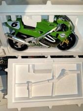 Moto Kawasaki ZX 7 RR