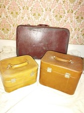 ancienne valise Avec Vanitys 