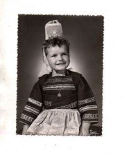 CPSM - 29 - QUIMPER - FOLKLORE - COSTUME - Petite Quimpéroise - vierge