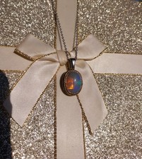 Pendentif Opale WÉLO- MIXTE- CADEAU  -NOËL- PIERRES DE GEMMES 