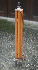 Trépied de géomètre Kern